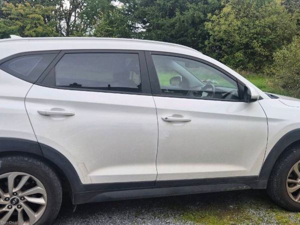 Hyundai Tucson SUV, Diesel, 2016, White