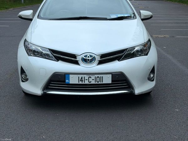 Toyota Auris MPV, Petrol Hybrid, 2014, White
