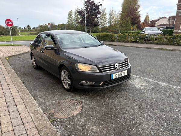 Volkswagen Passat Saloon, Diesel, 2012, Grey