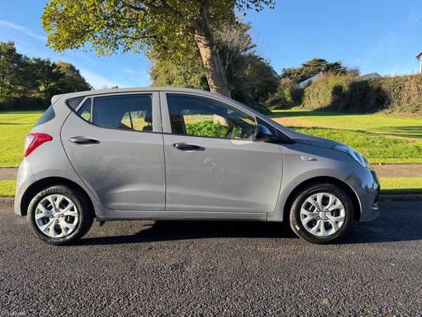 Hyundai i10 Hatchback, Petrol, 2014, Grey