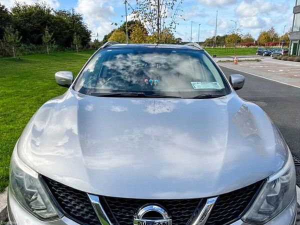 Nissan Qashqai Hatchback, Petrol, 2016, Silver