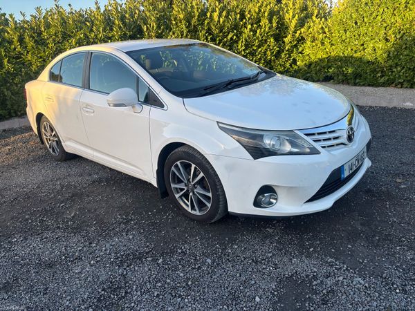 Toyota Avensis Saloon, Diesel, 2014, White