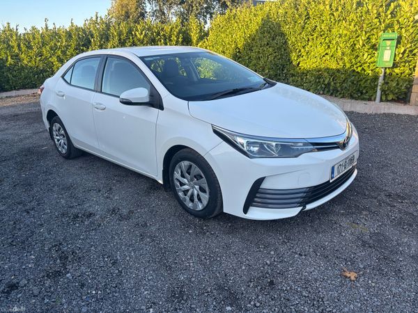 Toyota Corolla Saloon, Diesel, 2017, White