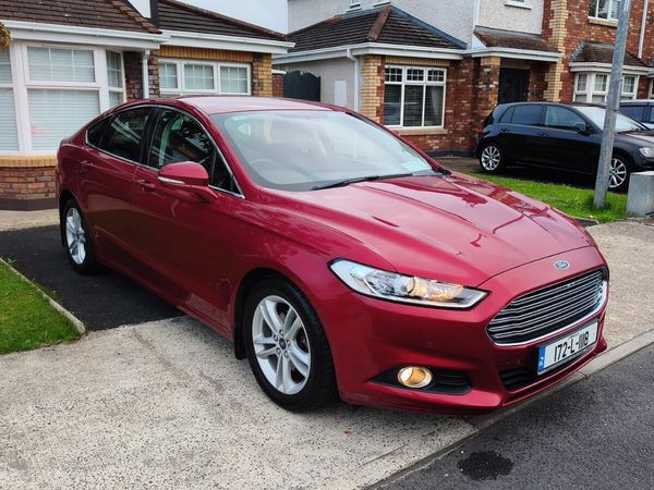 Ford Mondeo Hatchback, Diesel, 2017, Red