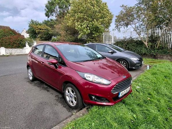 Ford Fiesta Hatchback, Petrol, 2014, Red
