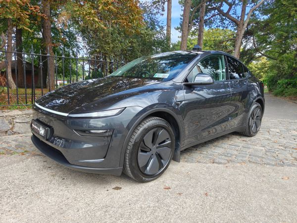 Tesla Model Y MPV, Electric, 2026, Grey