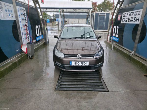 Volkswagen Polo Hatchback, Petrol, 2015, Brown