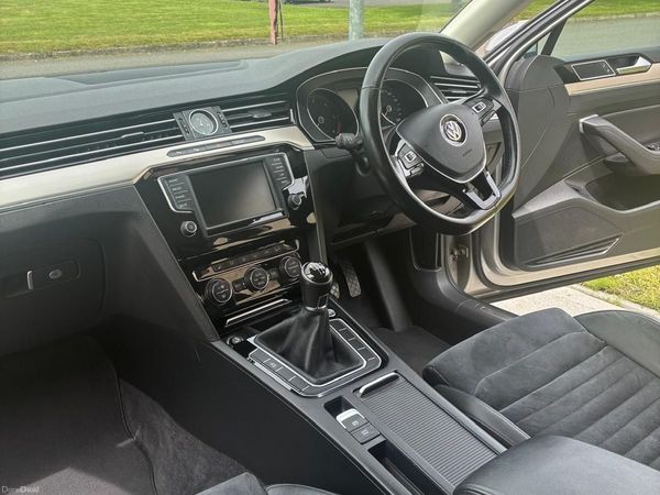 Volkswagen Passat Saloon, Diesel, 2016, Silver