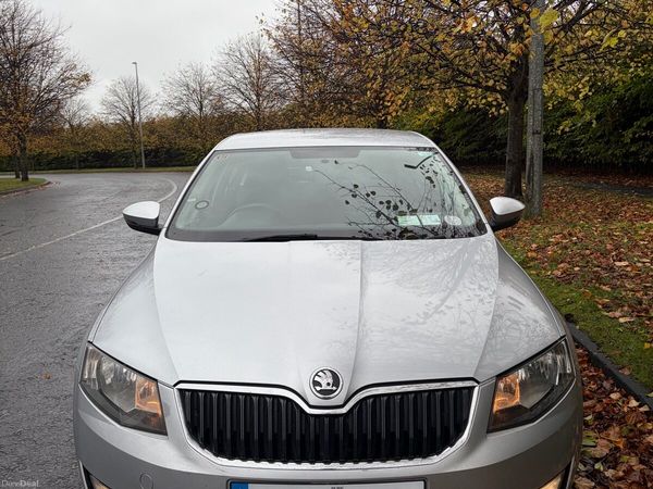 Skoda Octavia Saloon, Diesel, 2014, Silver