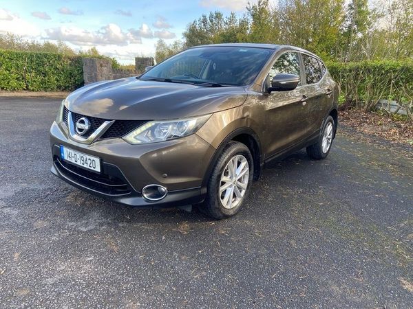 Nissan Qashqai Hatchback, Diesel, 2014, Brown