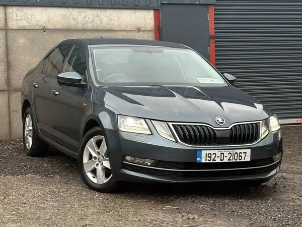 Skoda Octavia Saloon, Diesel, 2019, Grey