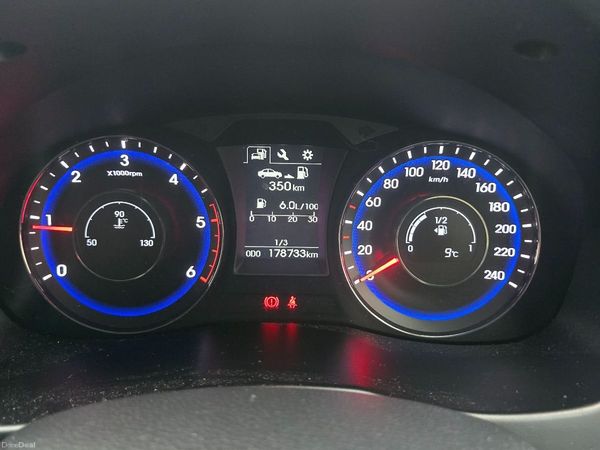 Hyundai i40 Saloon, Diesel, 2016, Beige