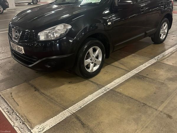 Nissan Qashqai Hatchback, Diesel, 2014, Black