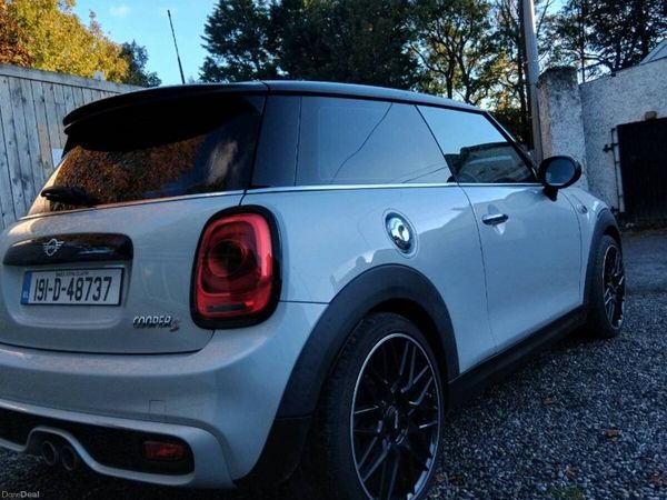 Mini Cooper Hatchback, Petrol, 2019, Silver