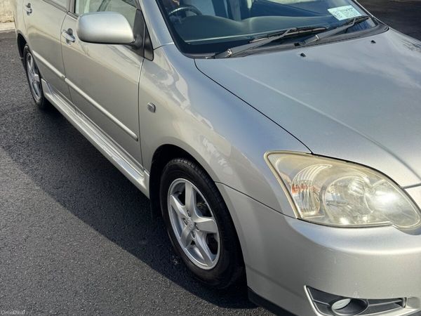 Toyota Corolla Hatchback, Petrol, 2005, Silver