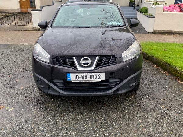Nissan Qashqai Hatchback, Diesel, 2010, Purple
