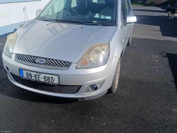 Ford Fiesta Hatchback, Petrol, 2009, Silver