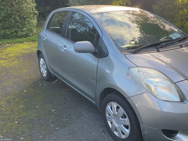 Toyota Yaris Hatchback, Petrol, 2006, Silver
