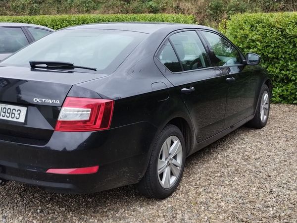 Skoda Octavia Saloon, Petrol, 2016, Black