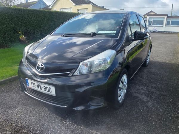 Toyota Yaris Hatchback, Petrol, 2013, Black