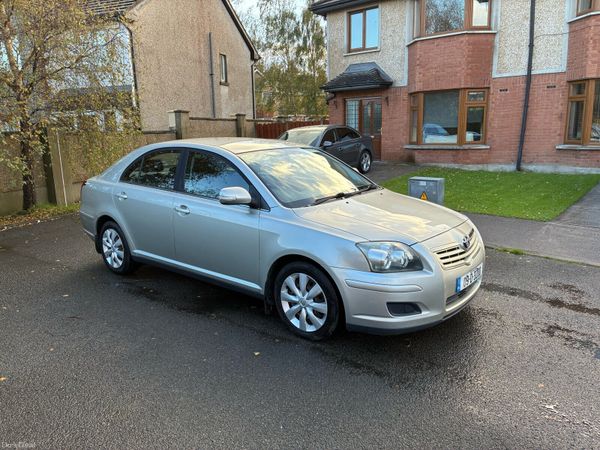 Toyota Avensis Hatchback, Diesel, 2009, Silver