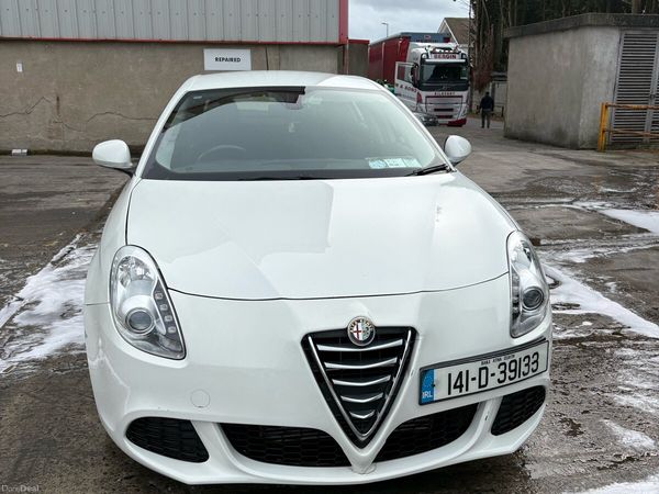 Alfa Romeo Giulietta Hatchback, Diesel, 2014, White