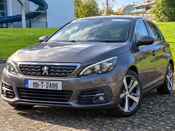 Peugeot 308 Hatchback, Petrol, 2019, Grey