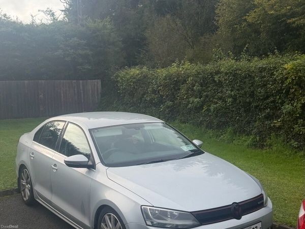 Volkswagen Jetta Saloon, Petrol, 2013, Silver