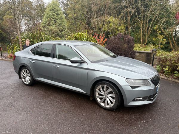 Skoda Superb Hatchback, Diesel, 2016, Green