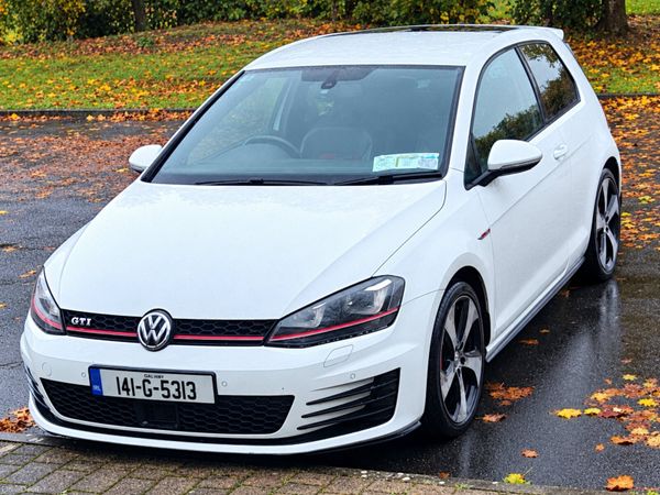 Volkswagen Golf Hatchback, Petrol, 2014, White