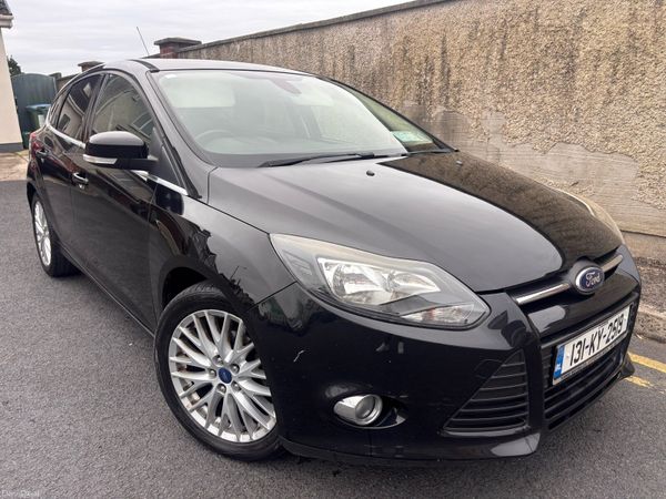 Ford Focus Hatchback, Petrol, 2013, Black