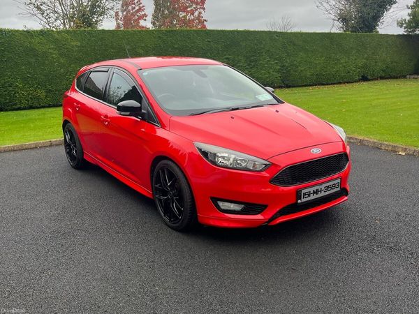 Ford Focus Hatchback, Petrol, 2015, Red