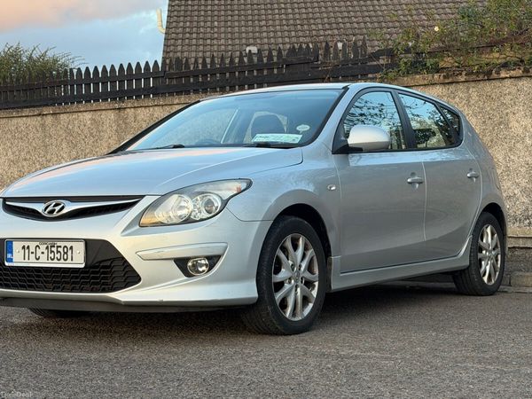 Hyundai i30 Hatchback, Diesel, 2011, Silver