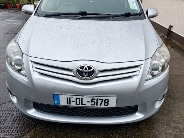Toyota Auris Hatchback, Diesel, 2011, Silver