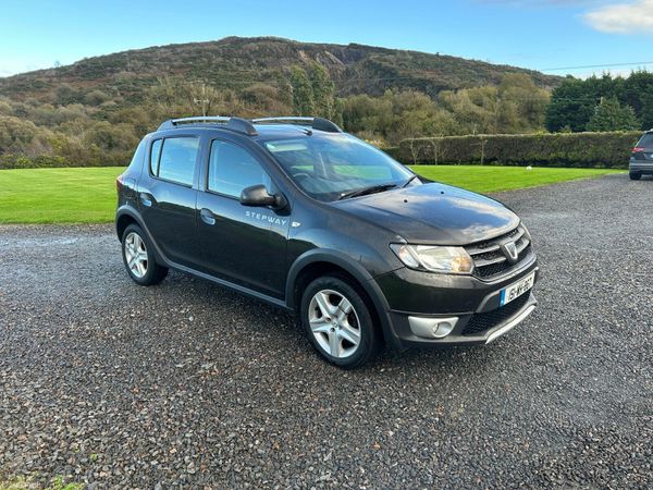 Dacia Sandero Stepway Hatchback, Diesel, 2015, Black