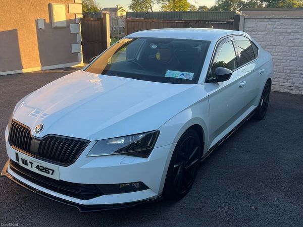 Skoda Superb Hatchback, Diesel, 2018, White