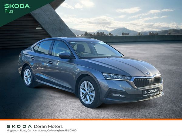Skoda Octavia Hatchback, Petrol, 2023, Grey