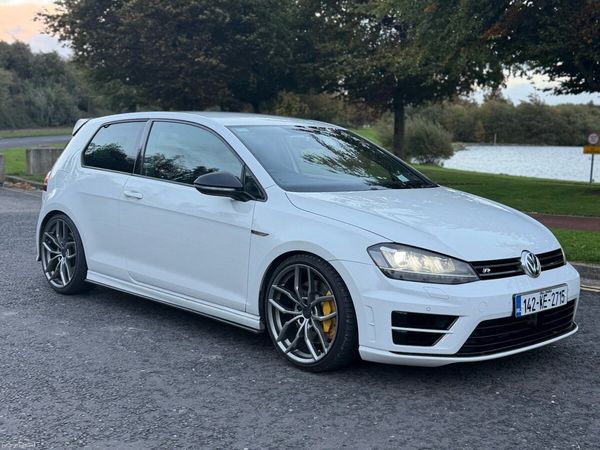 Volkswagen Golf Hatchback, Petrol, 2014, White
