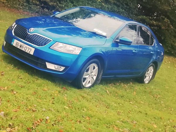 Skoda Octavia Saloon, Diesel, 2016, Blue