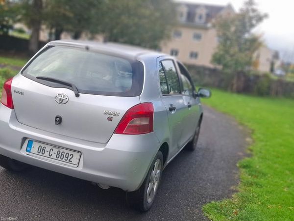 Toyota Yaris Hatchback, Petrol, 2006, Silver