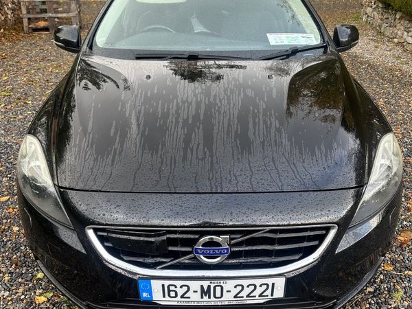Volvo V40 Hatchback, Diesel, 2016, Black