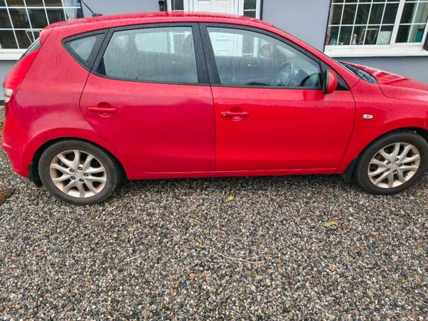 Hyundai i30 Hatchback, Petrol, 2008, Red