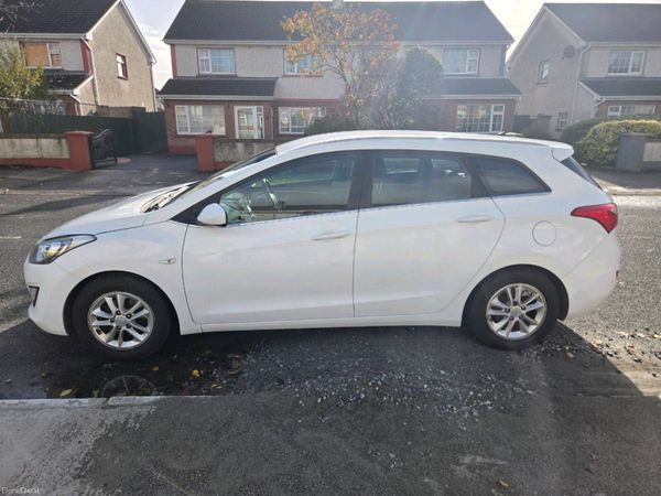 Hyundai i30 Estate, Diesel, 2016, White