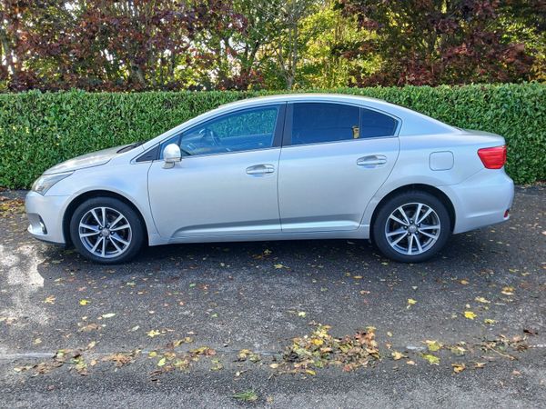 Toyota Avensis Saloon, Diesel, 2014, Silver