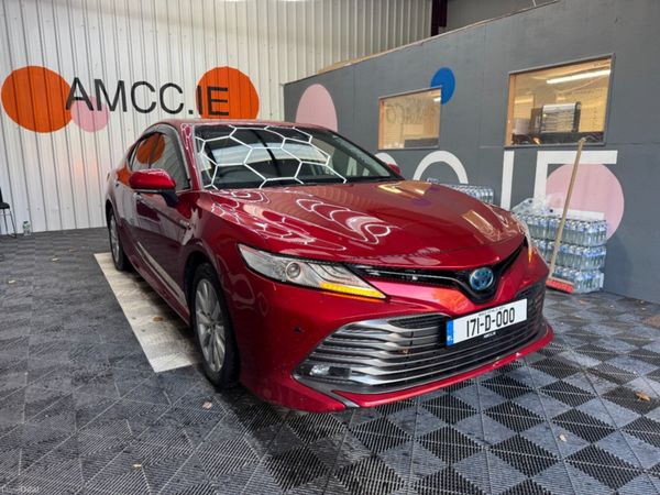 Toyota Camry Saloon, Petrol Hybrid, 2017, Red
