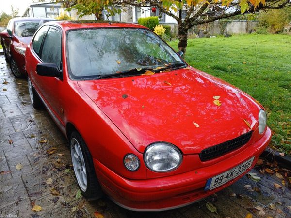 Toyota Corolla Hatchback, Petrol, 1999, Red