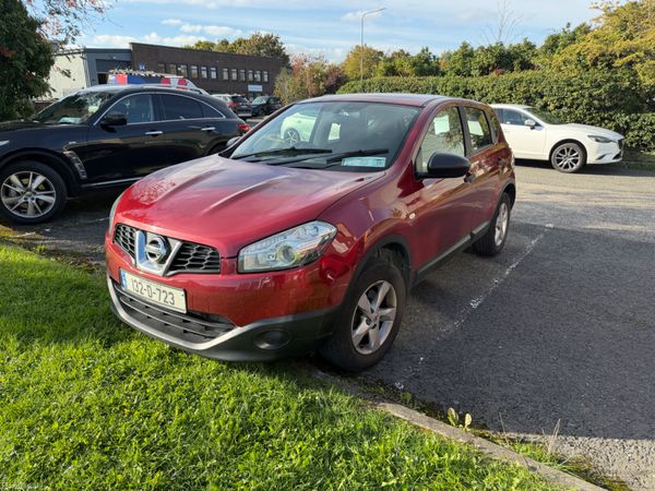 Nissan Qashqai MPV, Diesel, 2013, Red