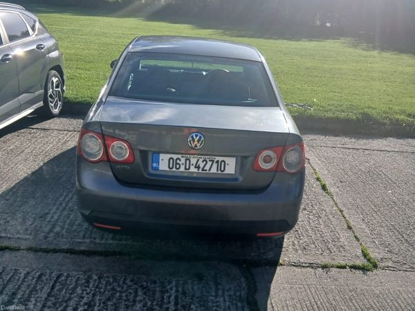 Volkswagen Jetta Saloon, Petrol, 2006, Grey