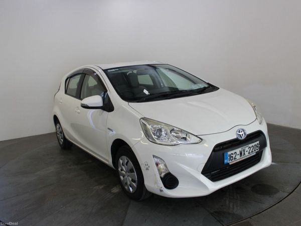Toyota Aqua Hatchback, Petrol Hybrid, 2016, White