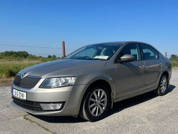 Skoda Octavia Saloon, Diesel, 2016, Beige
